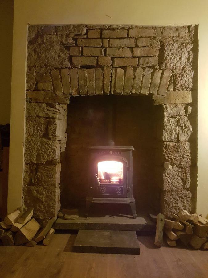 'Yellow Wood Micro Hostel-Eco Urban Bothy Style Very Basic But Cosy Redecorating But Cheap & Friendly Quiet Time Lockout 11Pm-7Am Bring Towel Or Hire Brecon Buitenkant foto