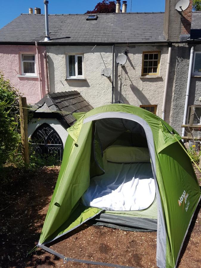 'Yellow Wood Micro Hostel-Eco Urban Bothy Style Very Basic But Cosy Redecorating But Cheap & Friendly Quiet Time Lockout 11Pm-7Am Bring Towel Or Hire Brecon Buitenkant foto